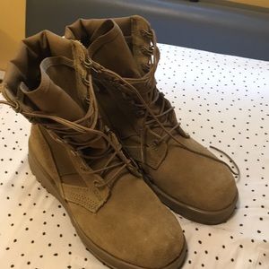 Hot Weather Army Combat Boot Coyote (size 8 in us)